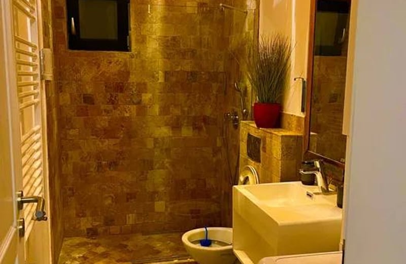 Аренда комфортной 2-комнатной квартиры с двориком, 41 м², Мамаия Норд, Констанца, Румыния